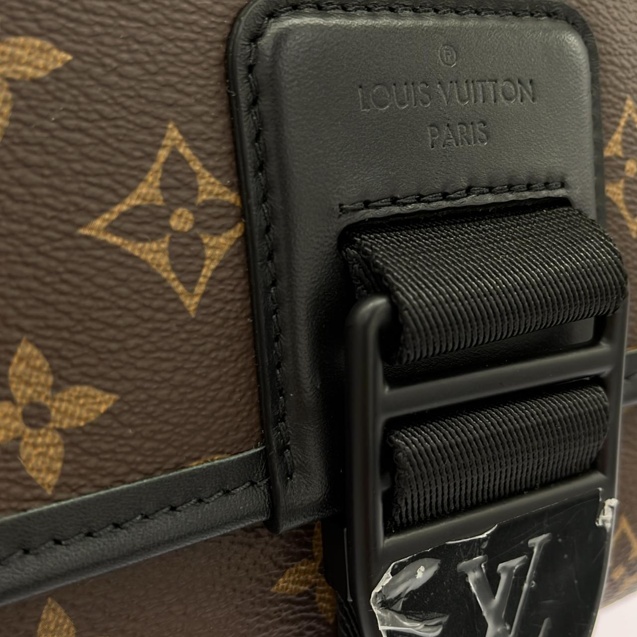 LOUIS VUITTON M46371 肩背包 Monogram 4