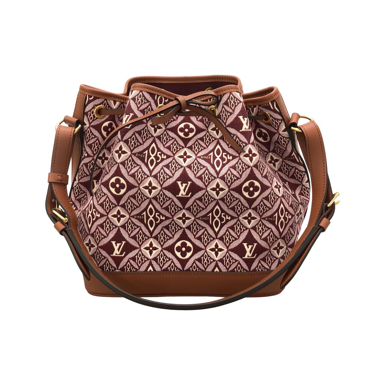 LOUIS VUITTON M57154 肩背包