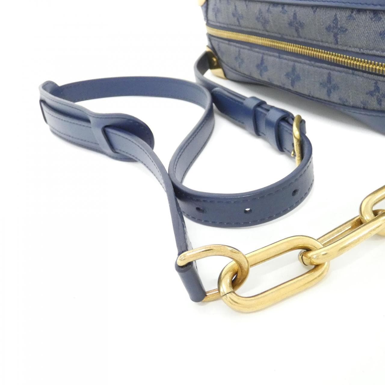LOUIS VUITTON Soft Trunk M44723 Shoulder Monogram 4