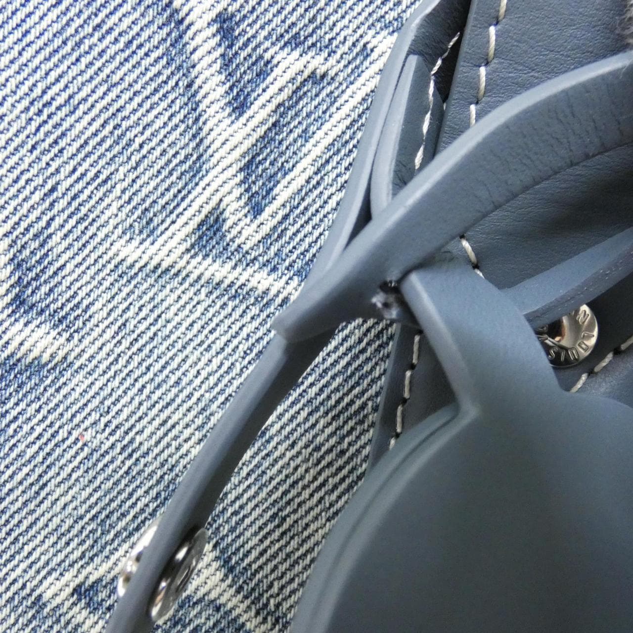 LOUIS VUITTON M22537 Tote Monogram 4