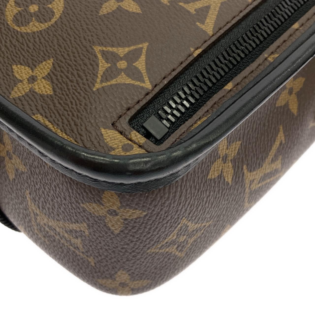 LOUIS VUITTON M46442 Shoulder Monogram 3