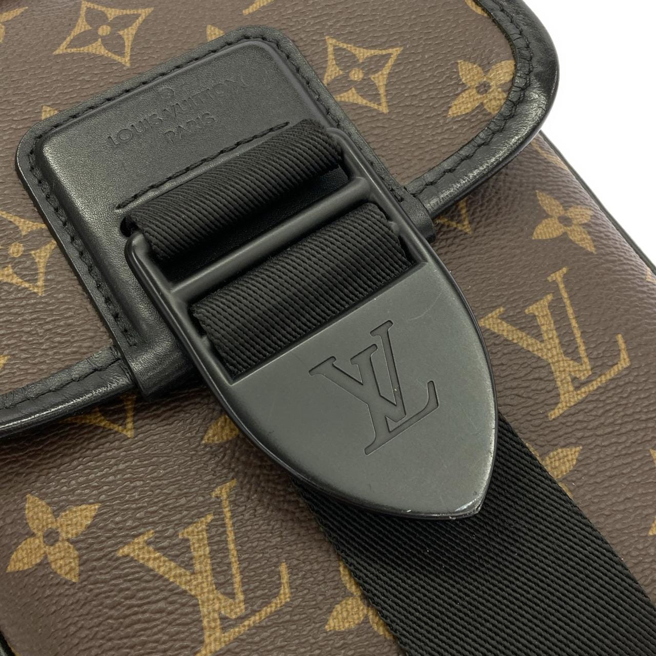 LOUIS VUITTON M46442 Shoulder Monogram 4