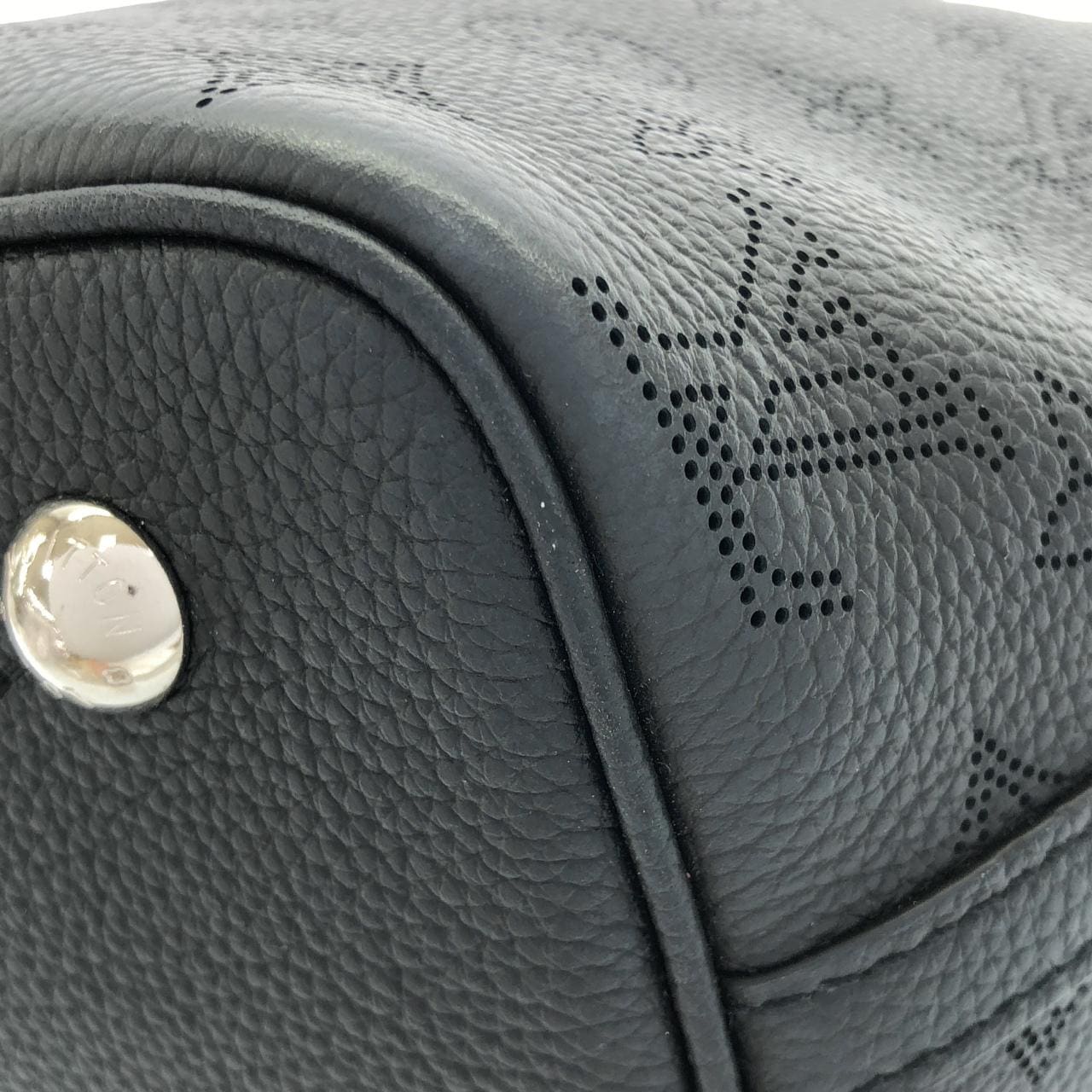 LOUIS VUITTON Mahina M21848 Handbag 2
