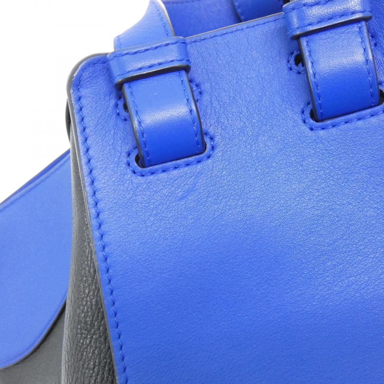 LOEWE Hammock 387 30EN60 肩背包 5