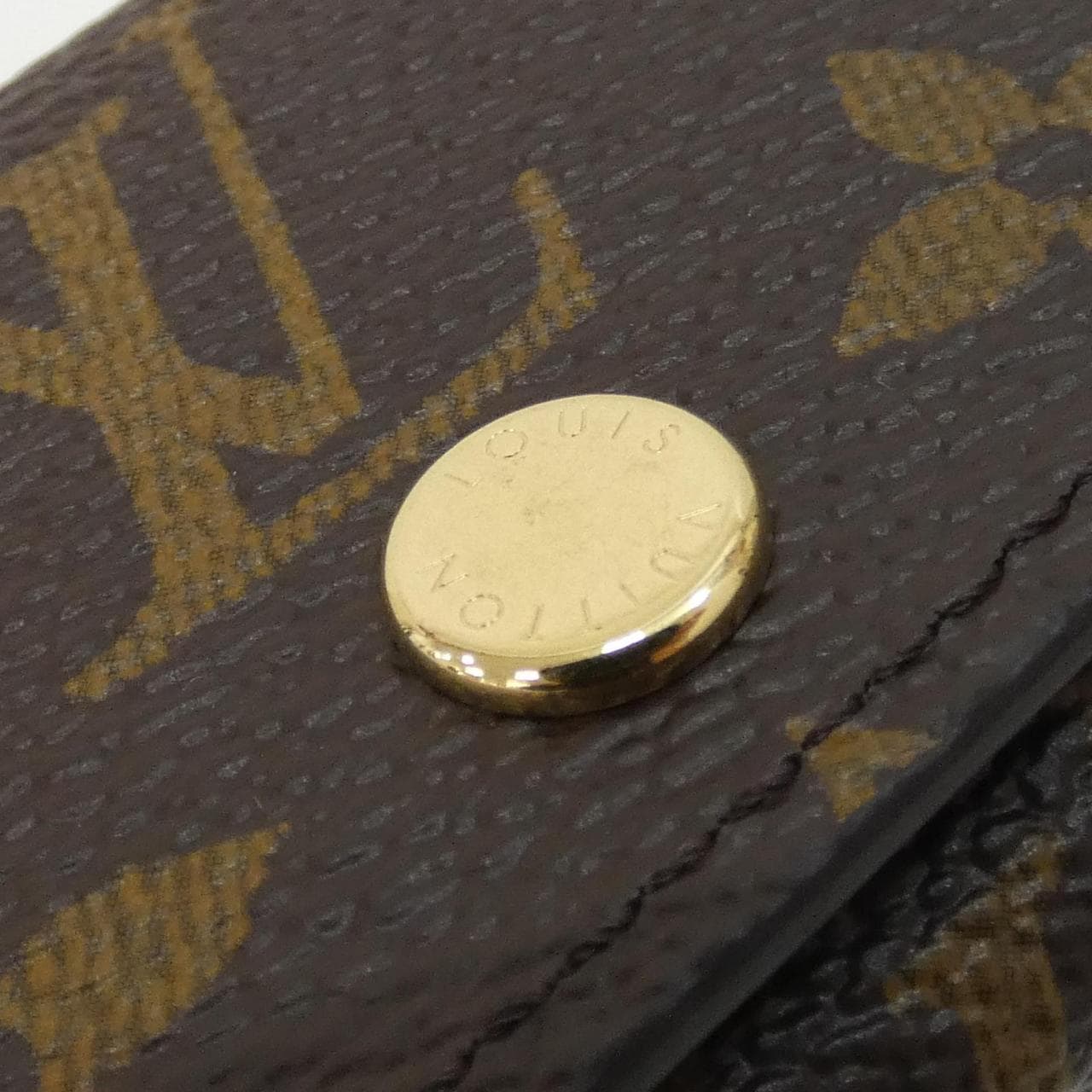 LOUIS VUITTON M69517 Key Case Monogram 3