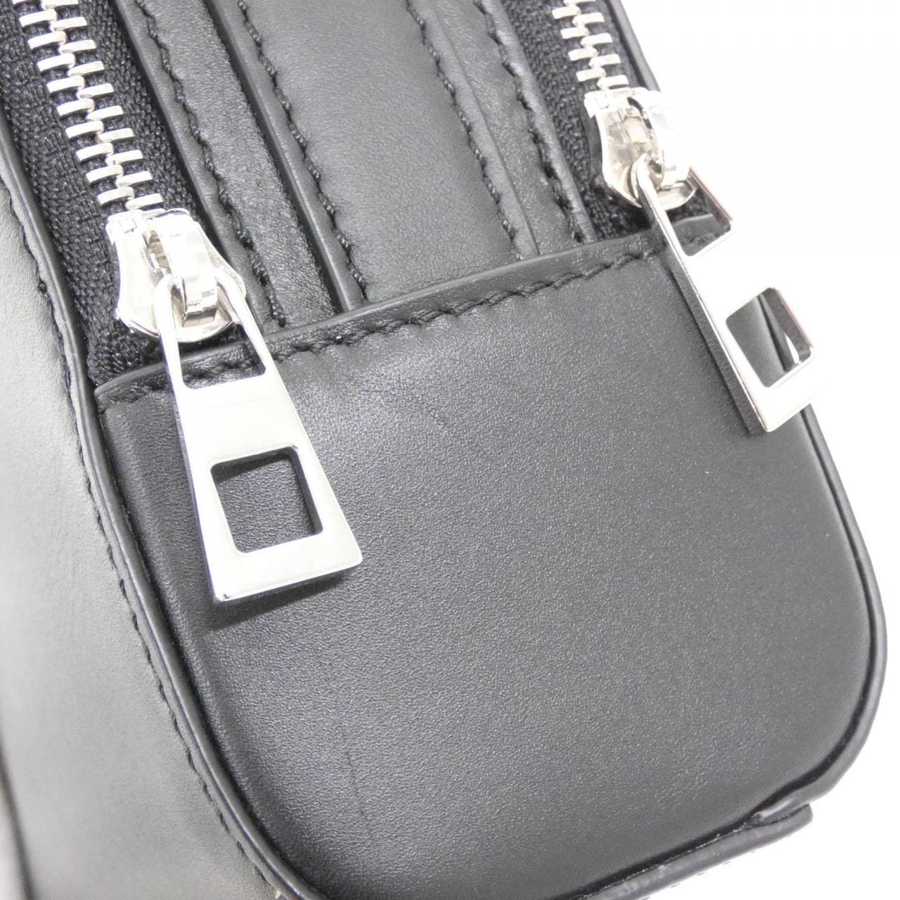 LOEWE C565R41X01 Shoulder 4
