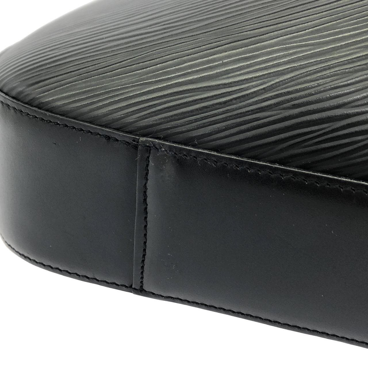 LOUIS VUITTON M52162 Shoulder Epi 3