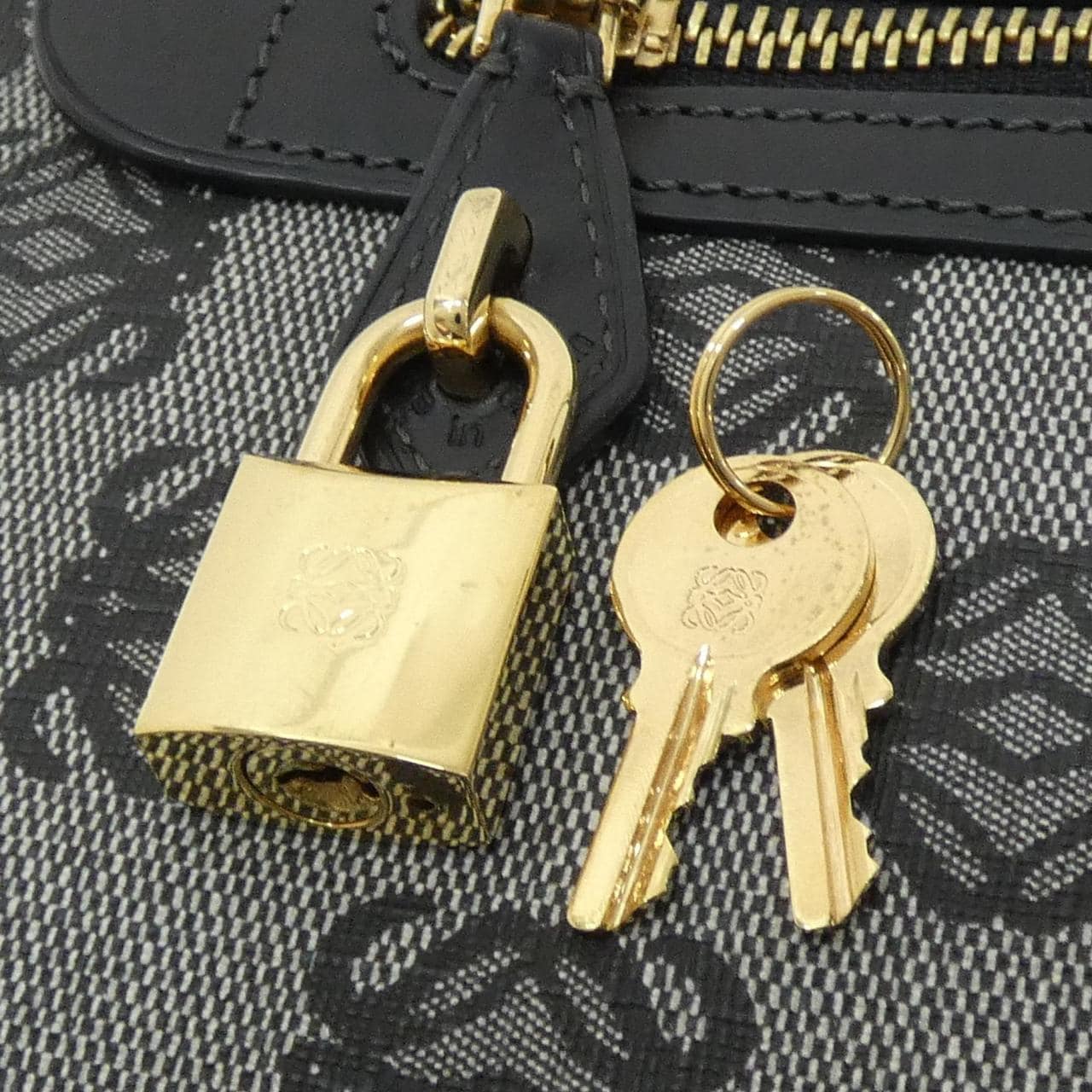 LOEWE 345 80 C15 肩背包 帆布 4