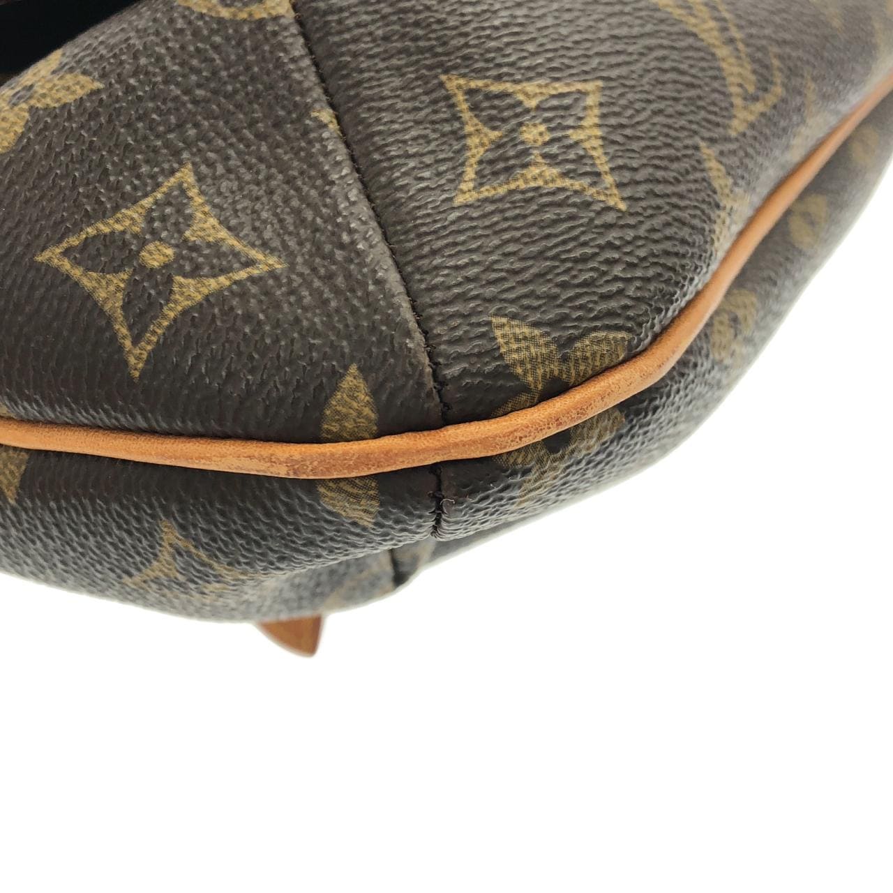 LOUIS VUITTON Musette M51256 Shoulder Monogram 3