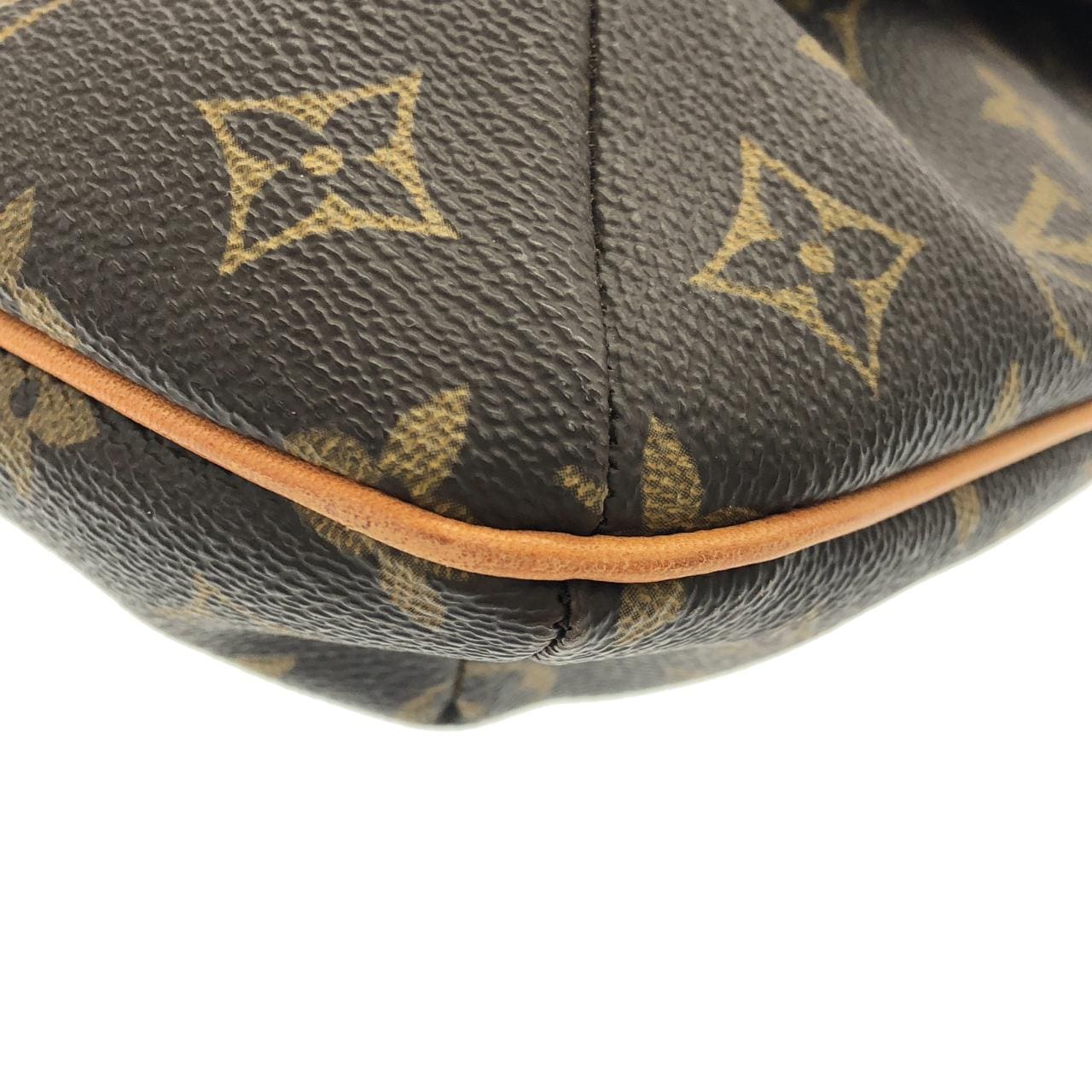 LOUIS VUITTON Musette M51256 Shoulder Monogram 4
