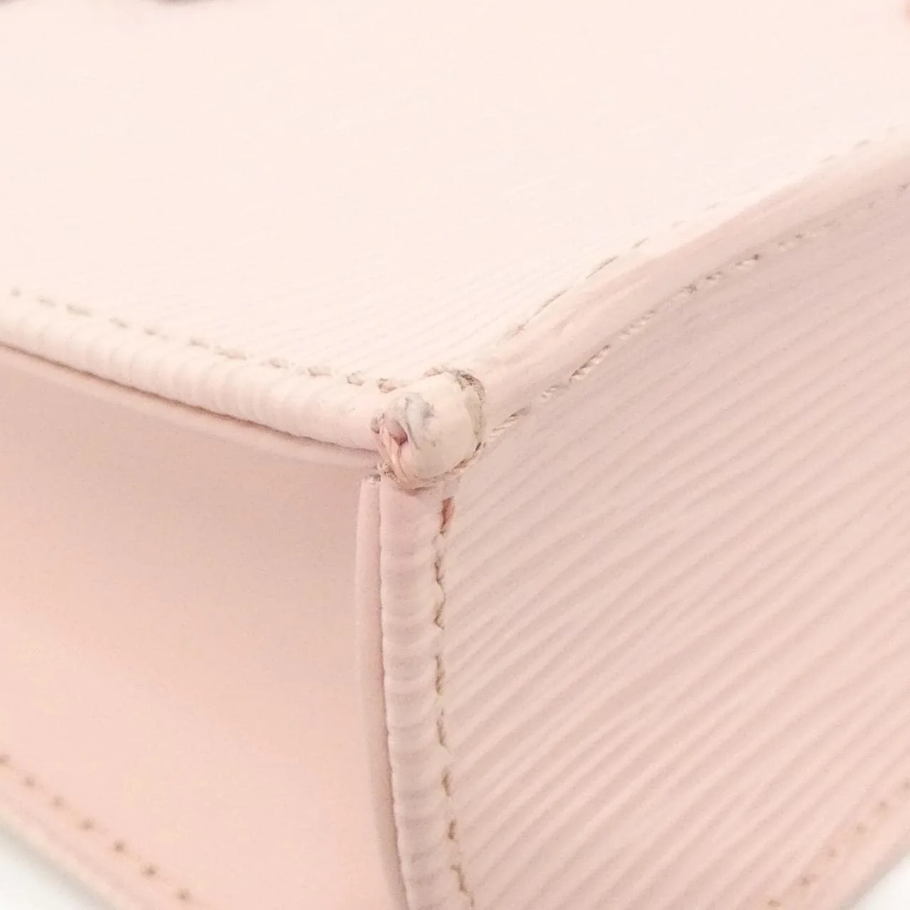 LOUIS VUITTON M69575 Shoulder Epi 3