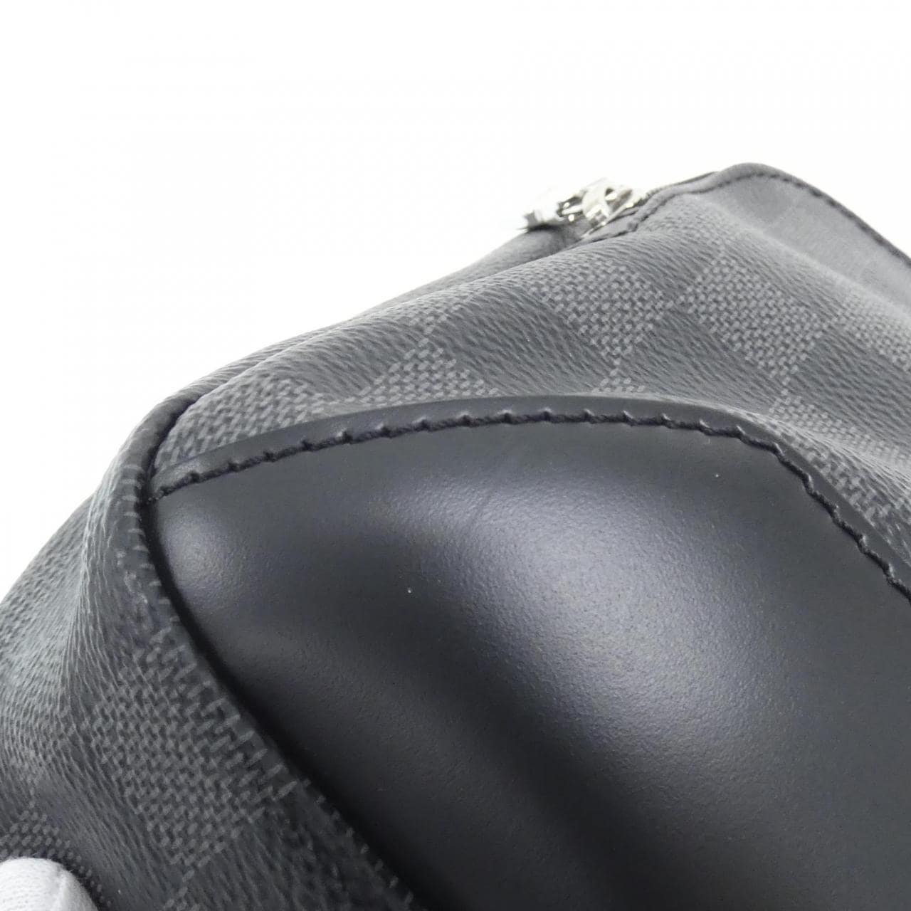 LOUIS VUITTON Avenue N41719 Shoulder Damier 4