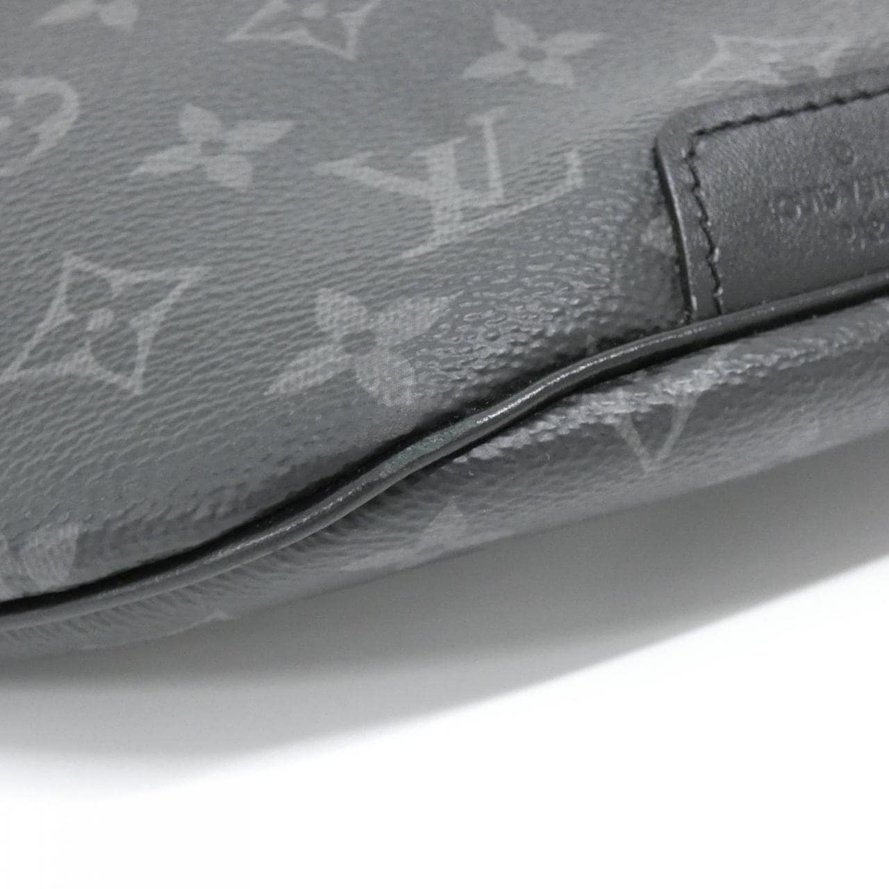 LOUIS VUITTON Discovery M46035 肩背包 Monogram 3