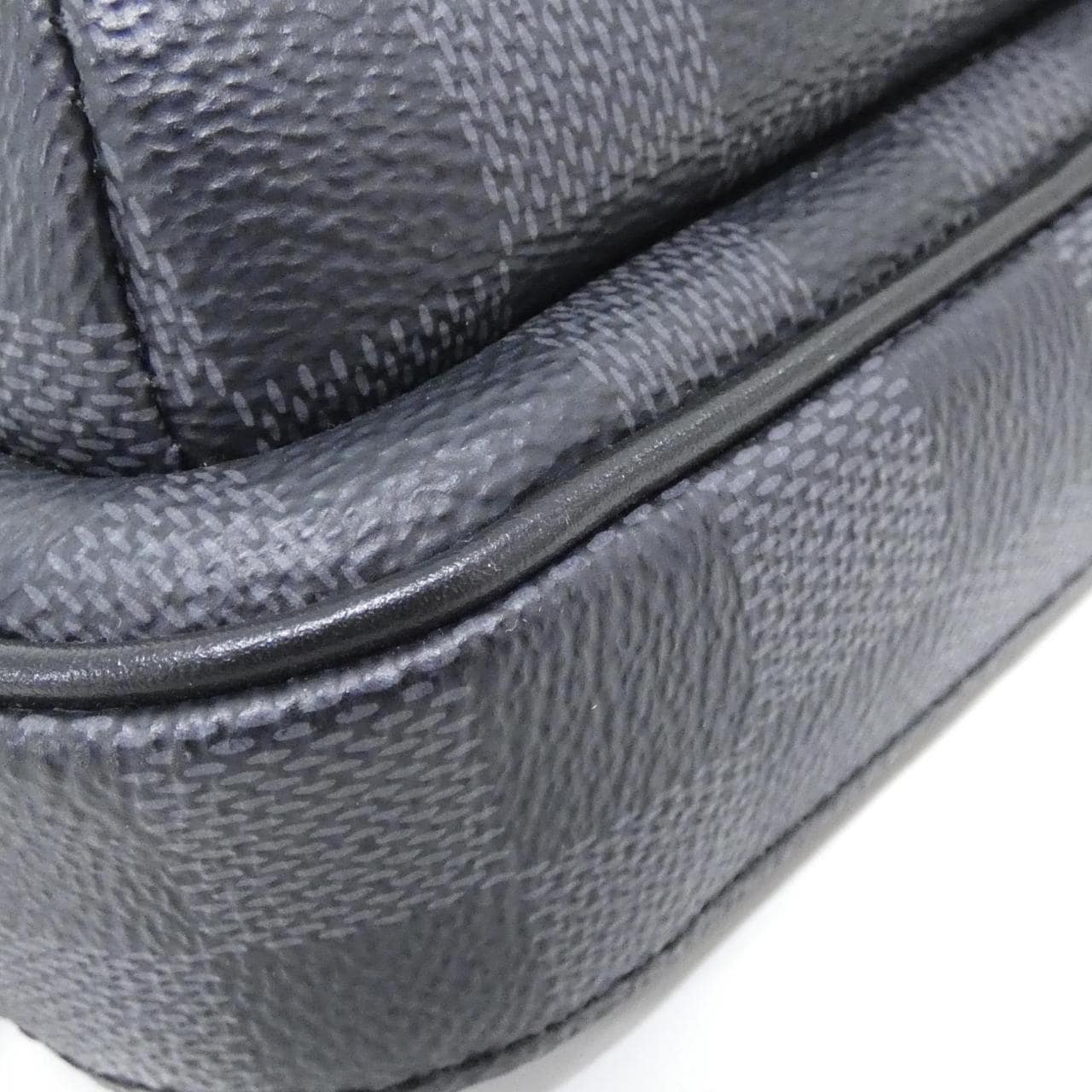 LOUIS VUITTON Avenue N45302 Shoulder Damier 3