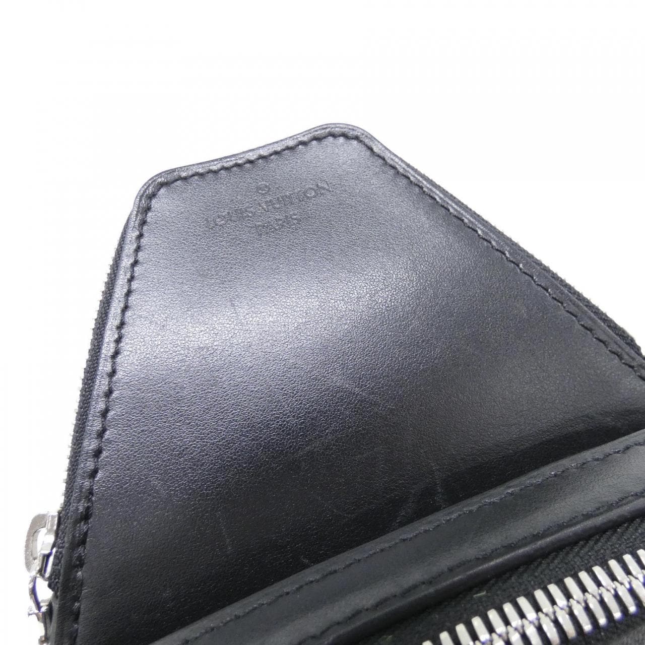 LOUIS VUITTON Avenue N45302 Shoulder Damier 4