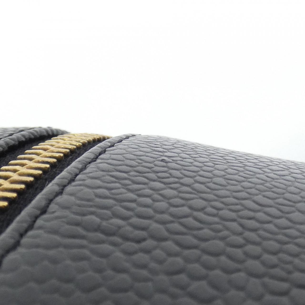 CHANEL 1998 Handbag Grained Calfskin 4