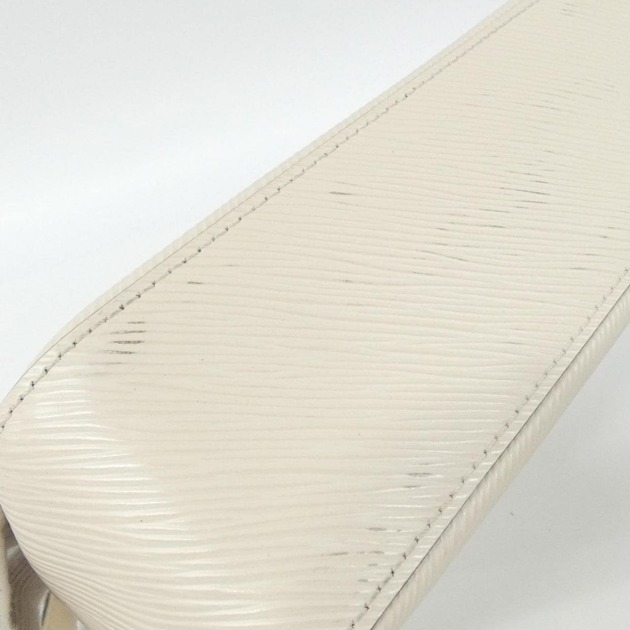 LOUIS VUITTON M80688 Shoulder Epi 3