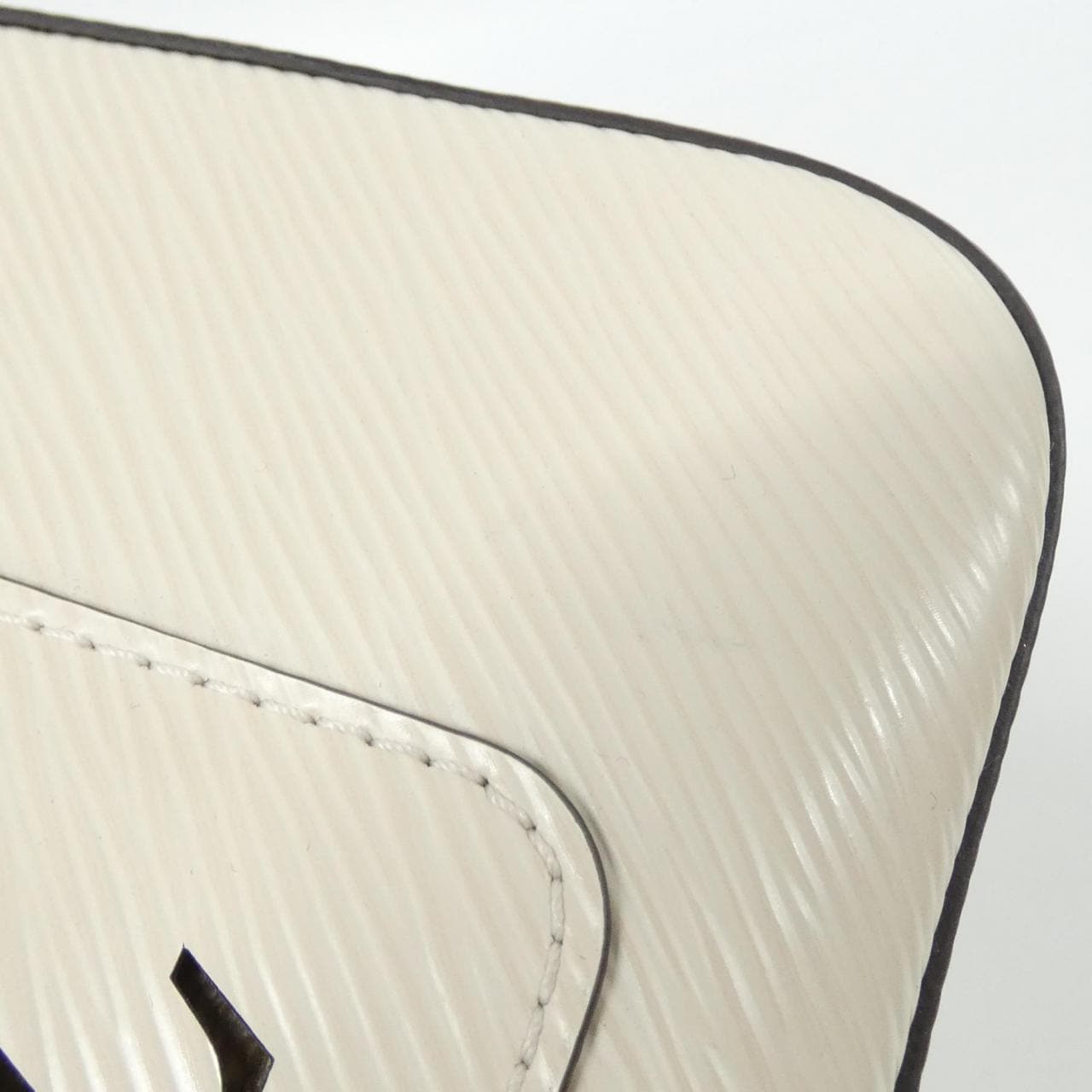 LOUIS VUITTON M80688 Shoulder Epi 5