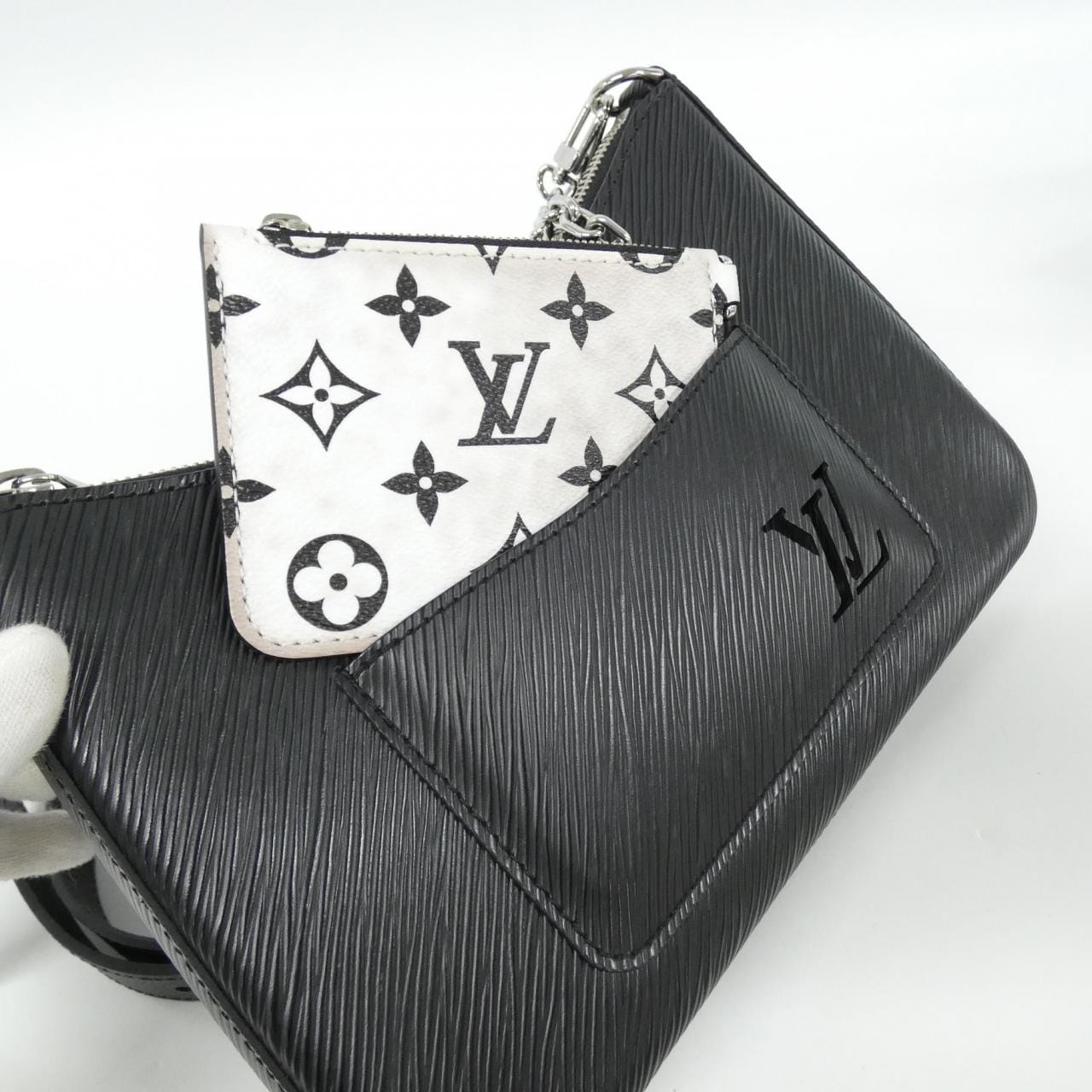 LOUIS VUITTON M80689 Shoulder Epi 4