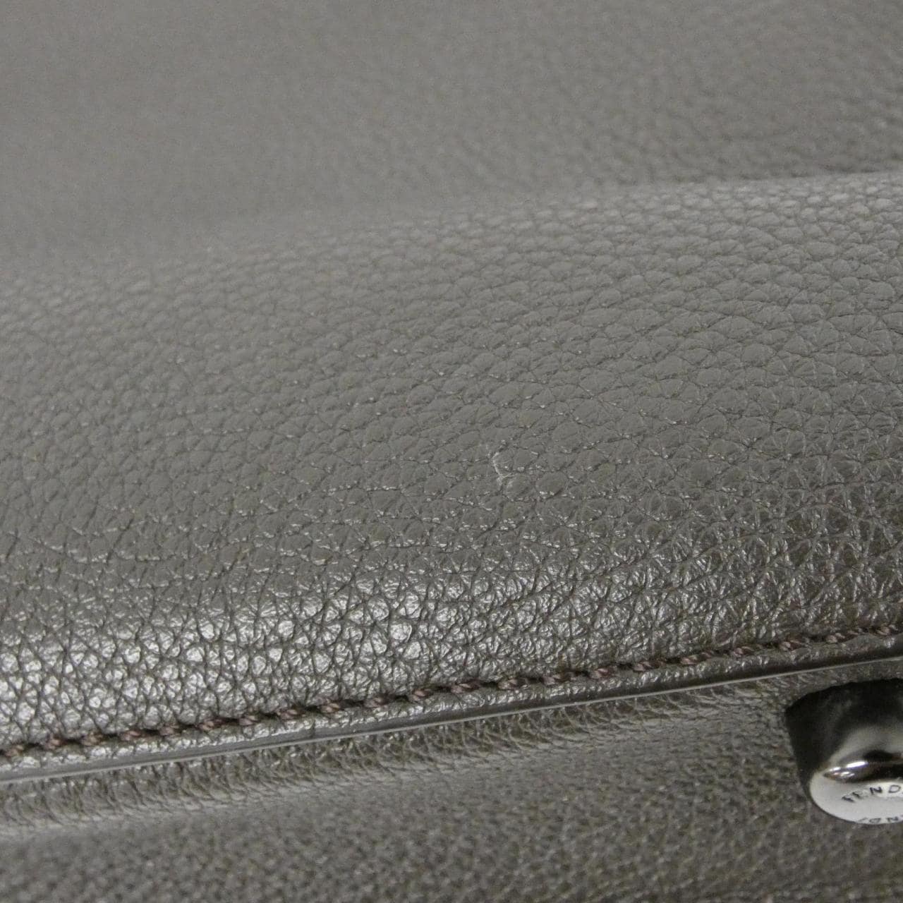 FENDI Peekaboo 7VA530 AFC3 手提包 4