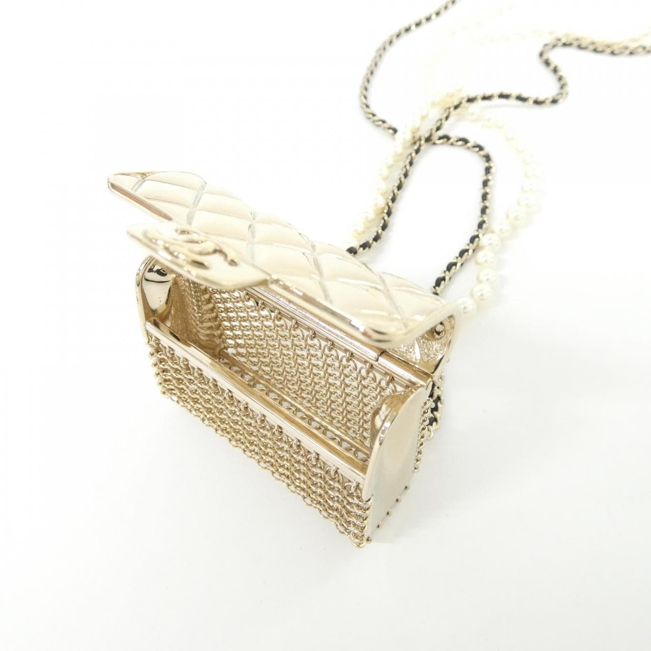 CHANEL AB6135 Accessories Lambskin 4