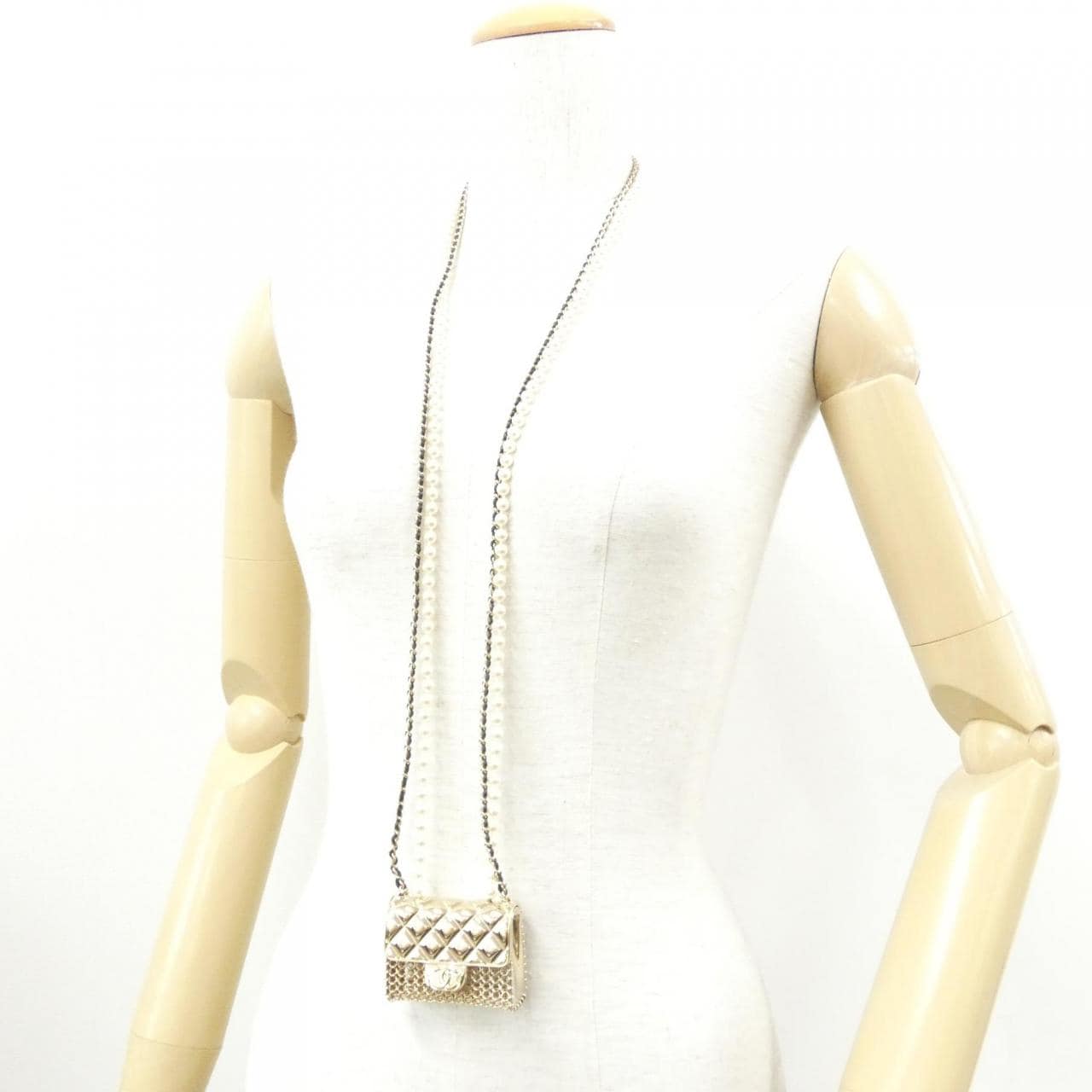 CHANEL AB6135 Accessories Lambskin 5