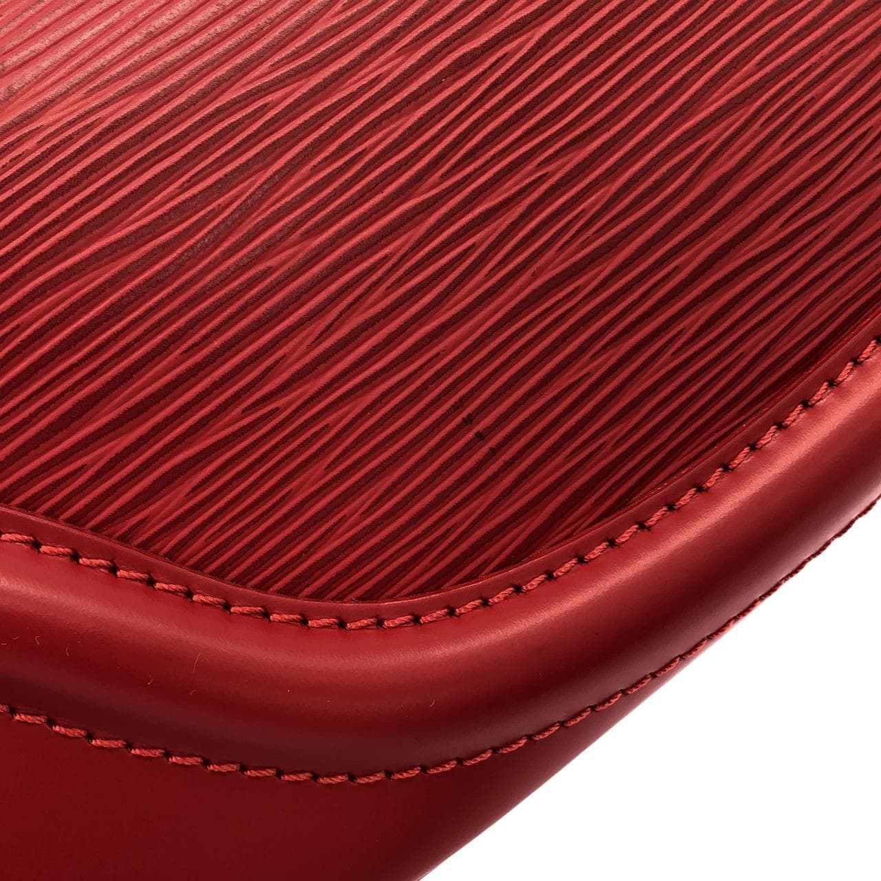 LOUIS VUITTON Montaigne M5930E 手提包 Epi 5