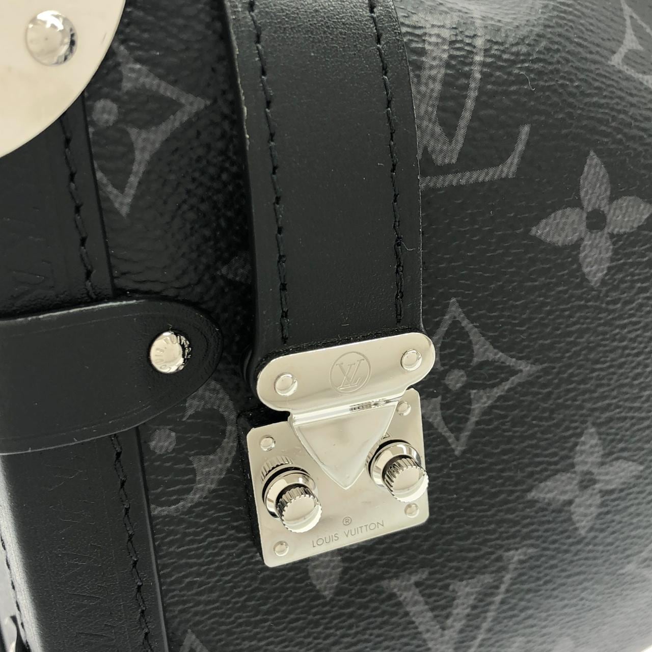 LOUIS VUITTON Eclipse M26226 Shoulder Monogram 5