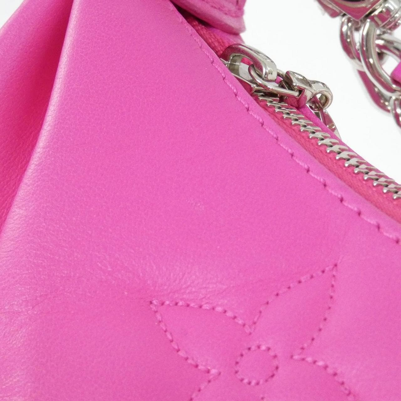 LOUIS VUITTON M59915 肩背包 羊皮 4
