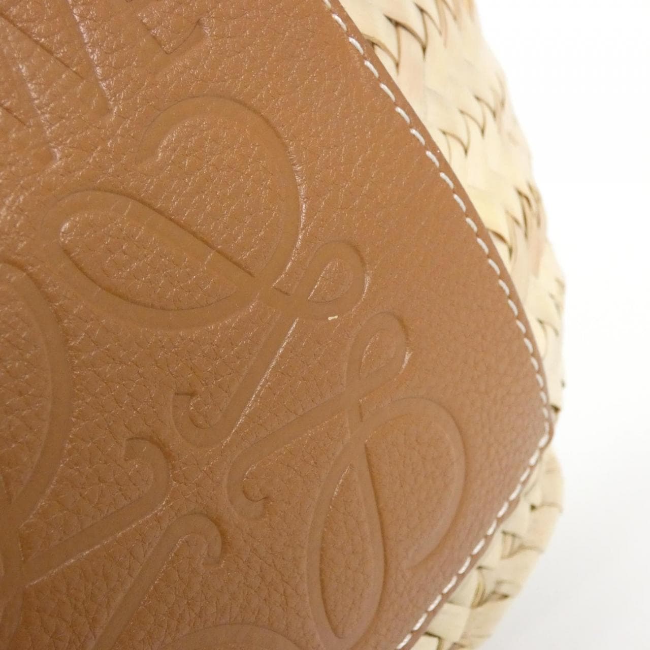 LOEWE 327 02 S93 Handbag 4