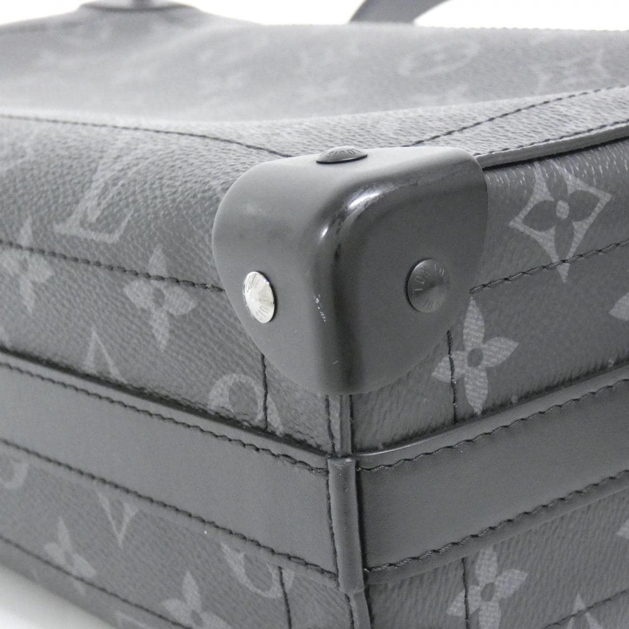 LOUIS VUITTON Eclipse M11744 Shoulder Monogram 3