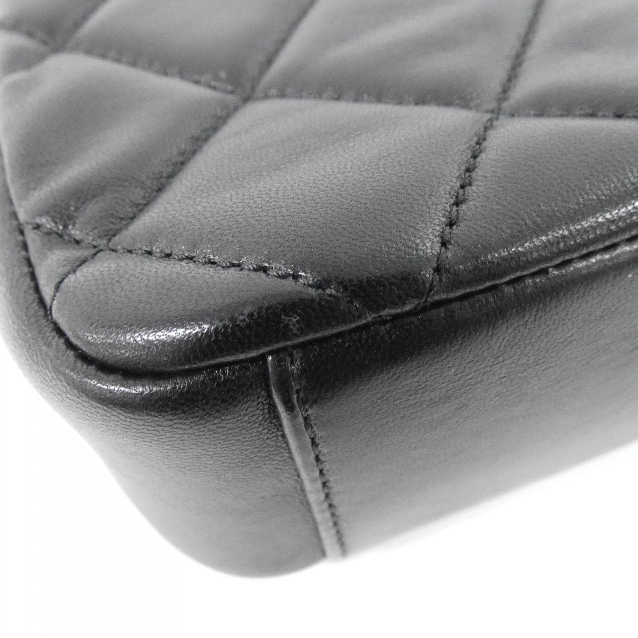CHANEL AS2222 Shoulder Lambskin 3