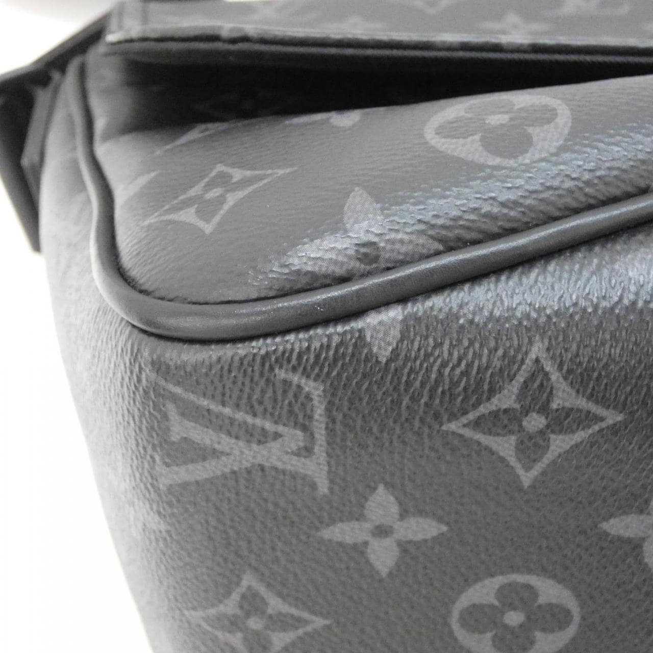 LOUIS VUITTON Eclipse M46685 Shoulder Monogram 3