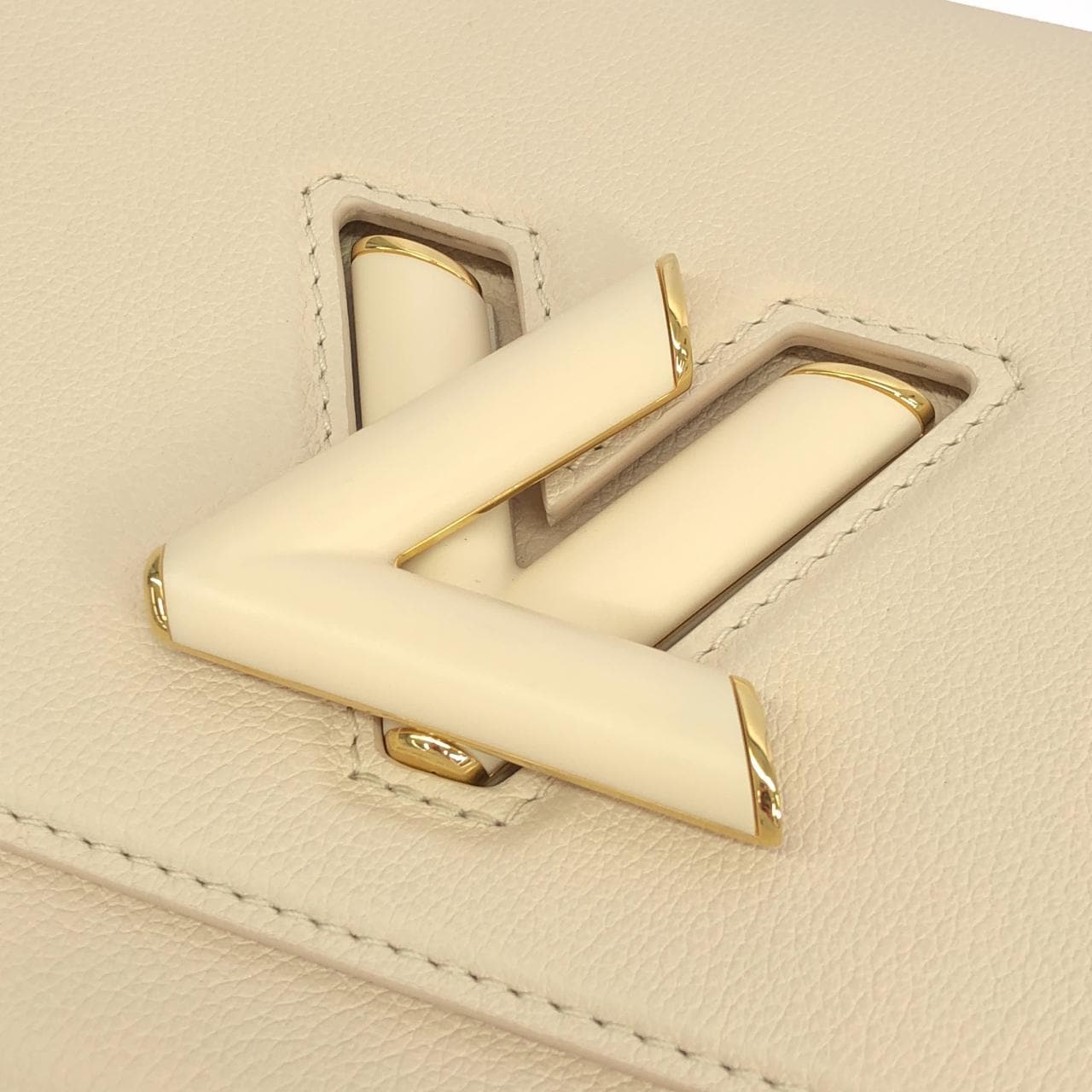 LOUIS VUITTON Twist M14341 肩背包 4