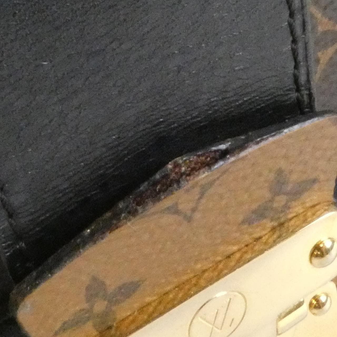 LOUIS VUITTON M43596 Shoulder Monogram 4