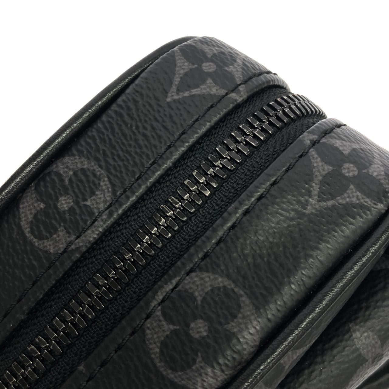 LOUIS VUITTON Eclipse M12518 肩背包 Monogram 4