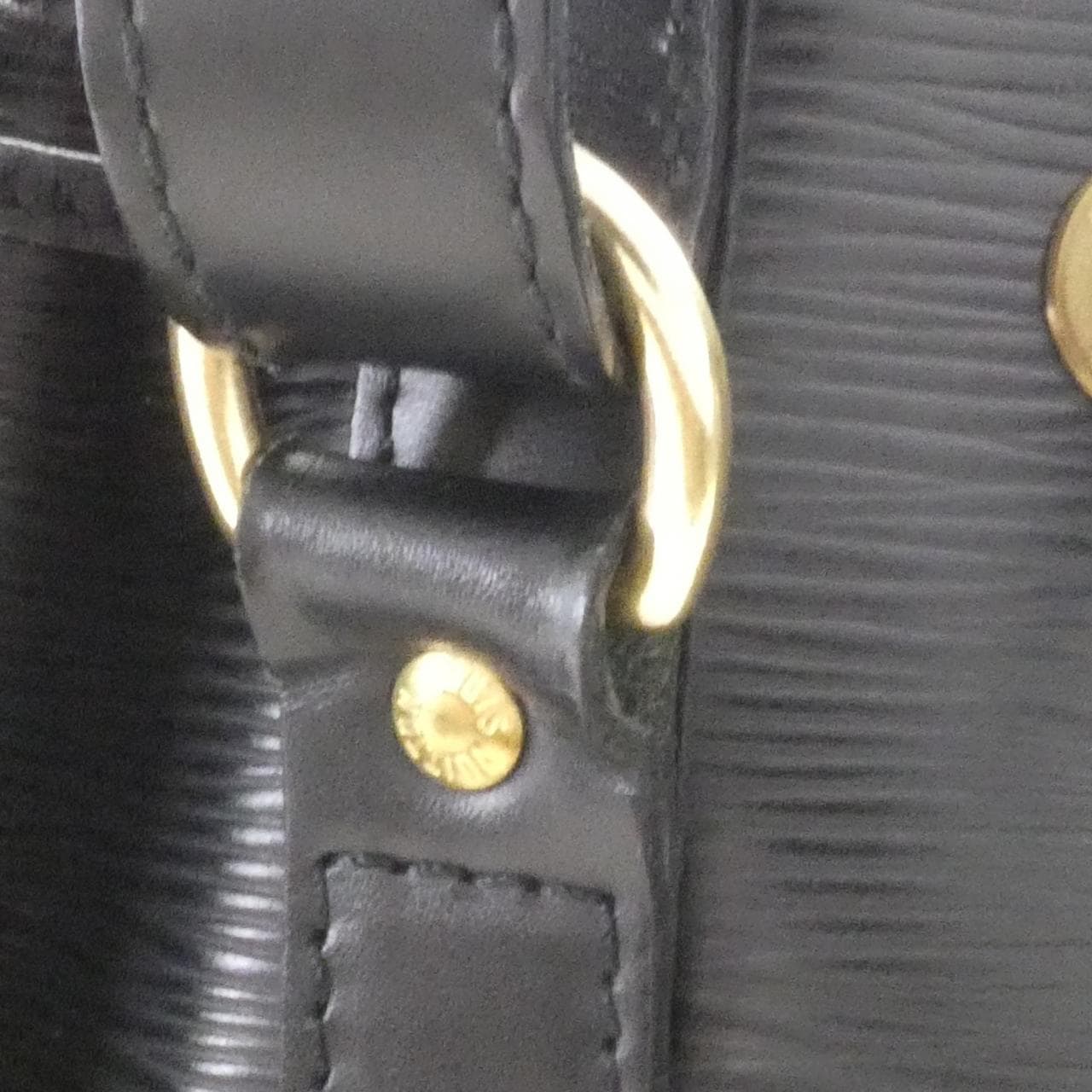 LOUIS VUITTON M44102 Shoulder Epi 5