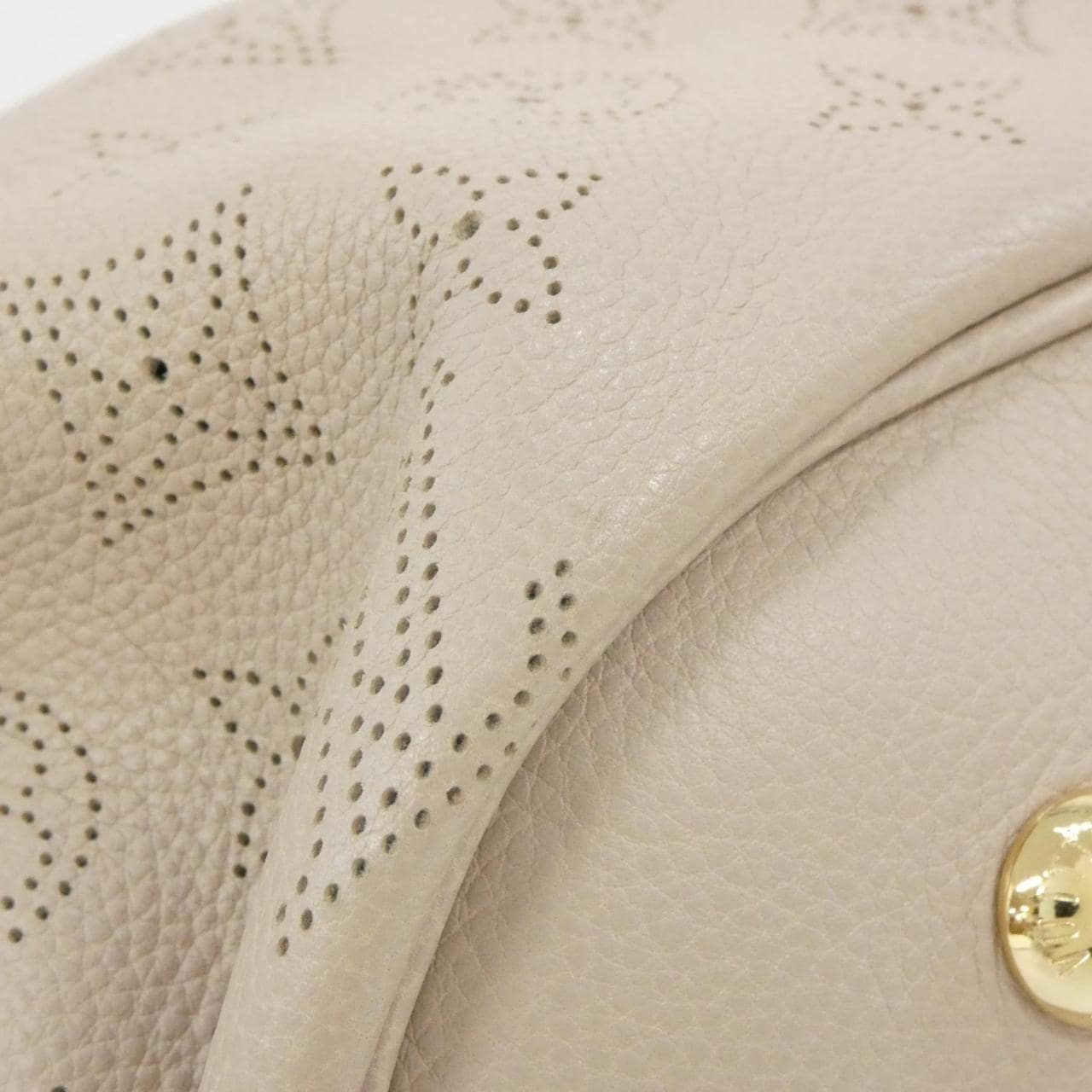 LOUIS VUITTON Mahina M93170 肩背包 3