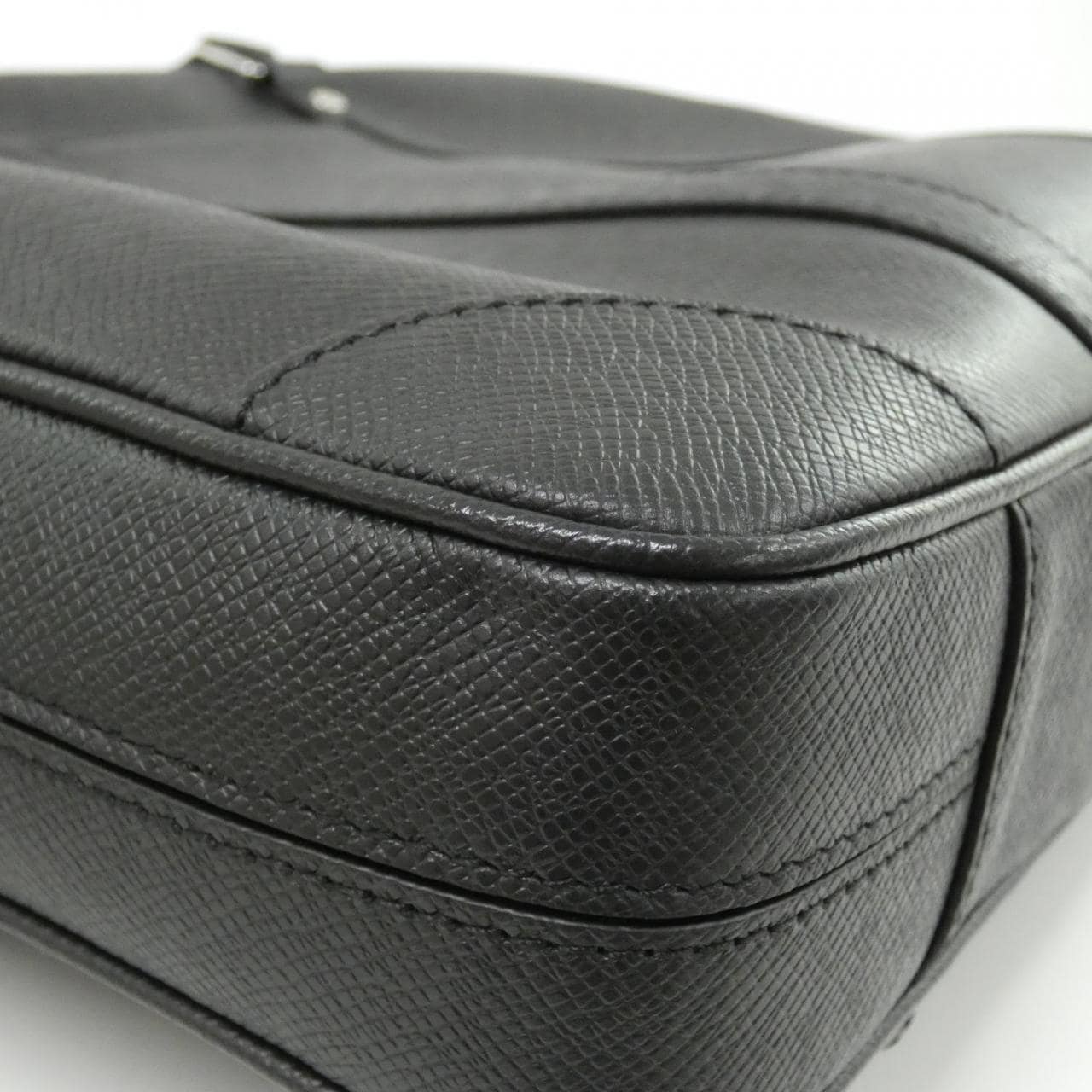 LOUIS VUITTON Documents M30925 手提包 3