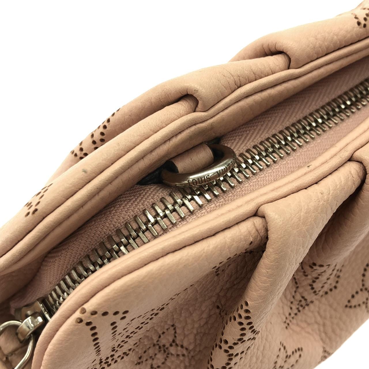 LOUIS VUITTON Mahina M80092 肩背包 5