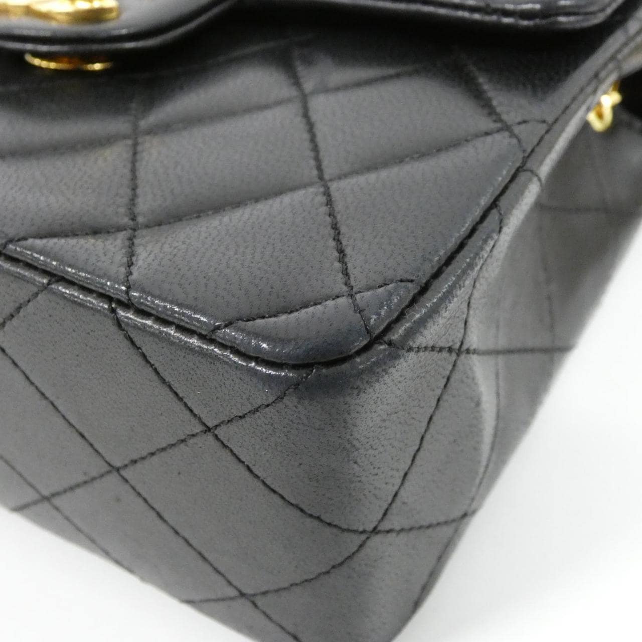 CHANEL Matelasse 1115 Shoulder Lambskin 3