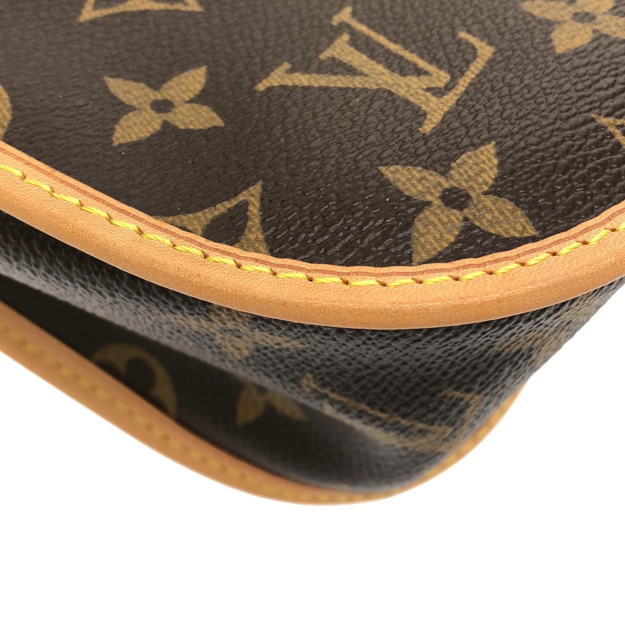 LOUIS VUITTON M40106 肩背包 Monogram 3