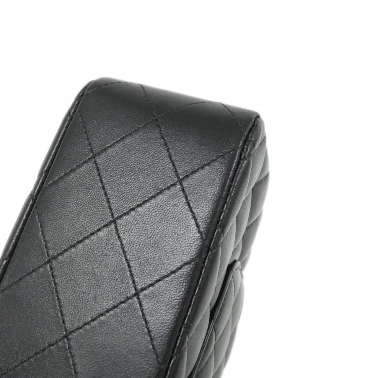 CHANEL Matelasse 1112 Shoulder Lambskin 3