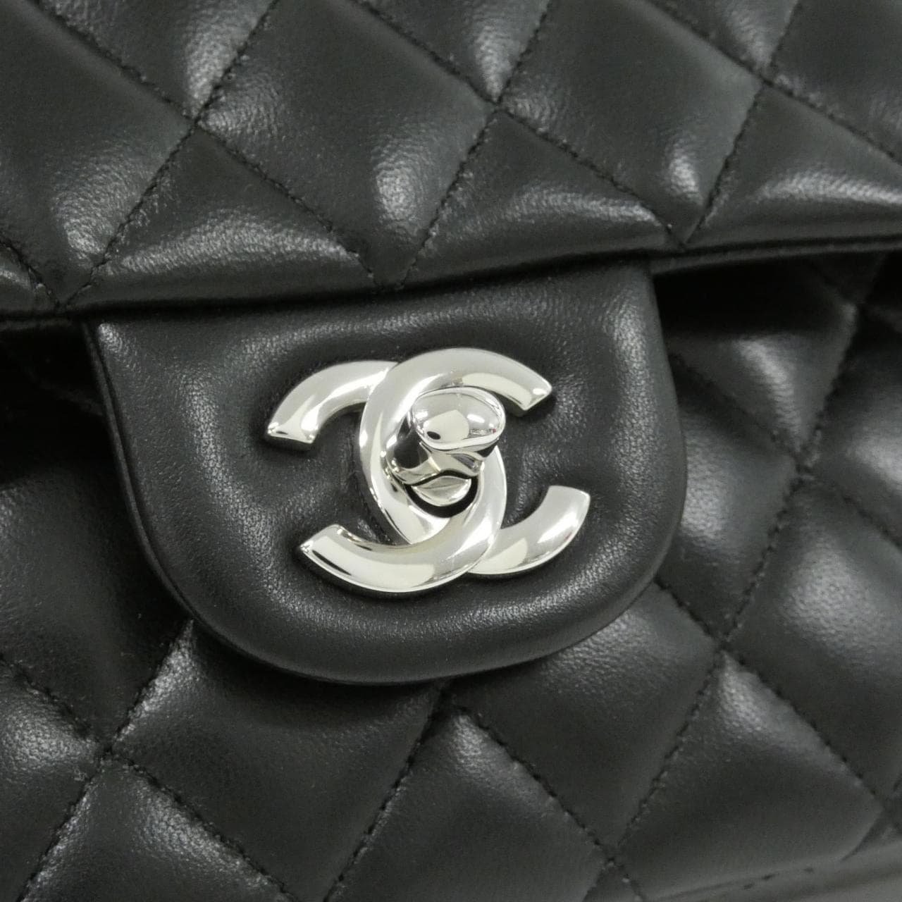 CHANEL Matelasse 1112 Shoulder Lambskin 4