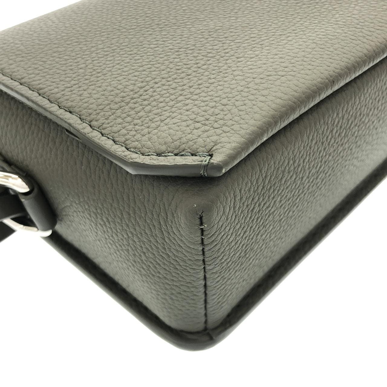 LOUIS VUITTON M82086 肩背包 羊皮 3