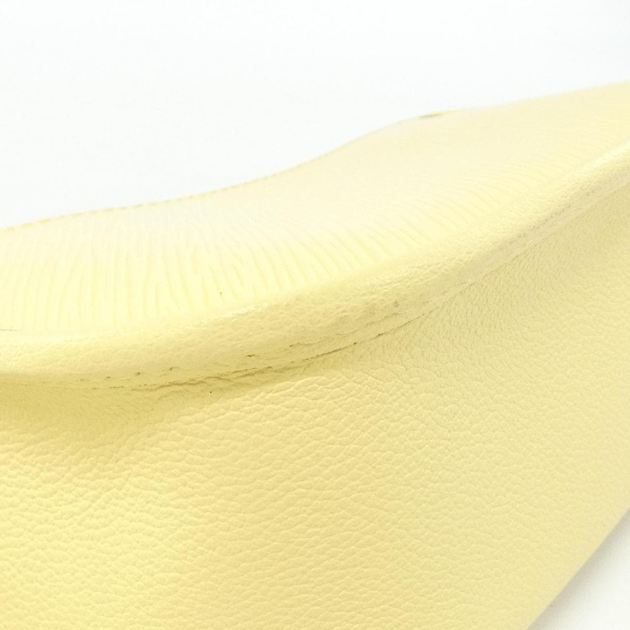 LOUIS VUITTON M22618 肩背包 Epi 3