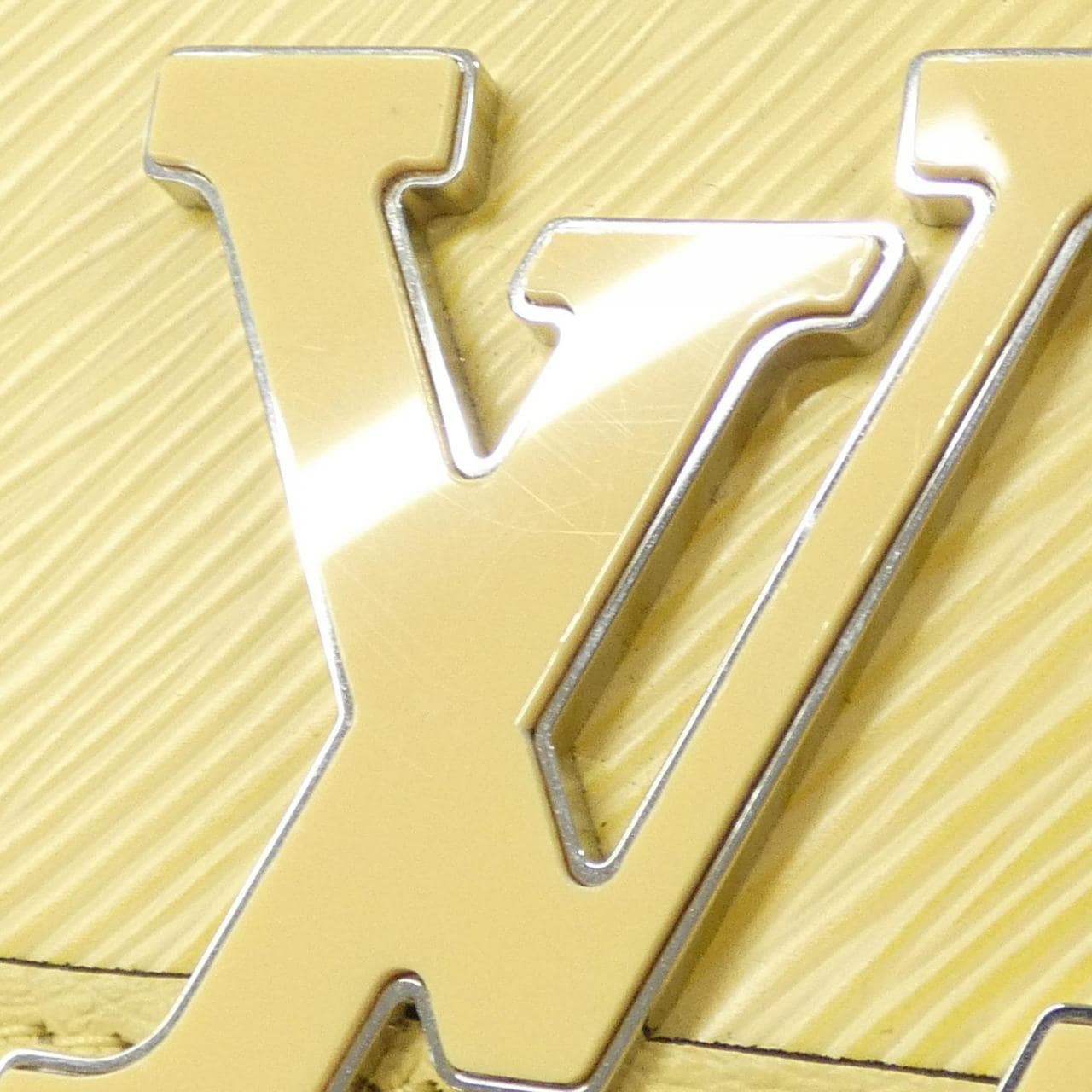 LOUIS VUITTON M22618 肩背包 Epi 5