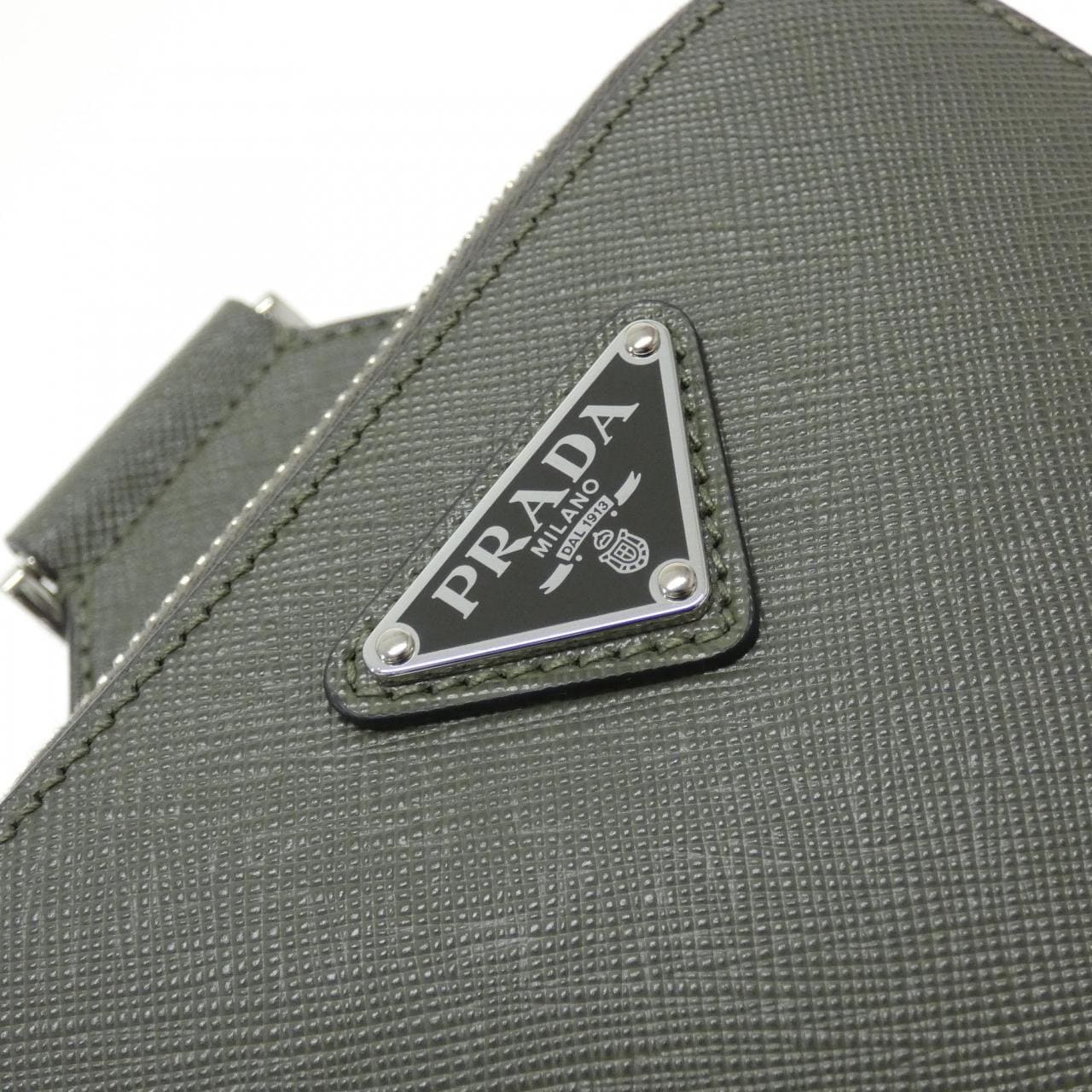 PRADA 2VZ106 肩背包 4
