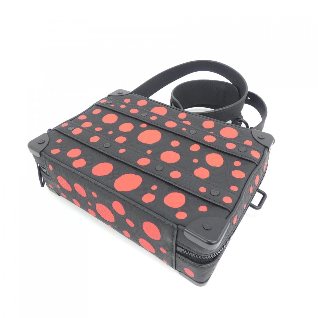 LOUIS VUITTON Soft Trunk M21677 Shoulder Monogram 3