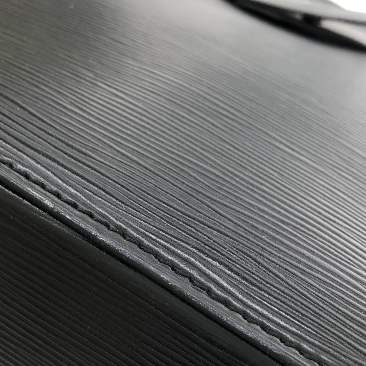 LOUIS VUITTON M80192 肩背包 Epi 5